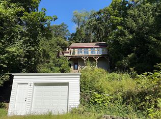 1226 Pioneer Rd, Algonquin, IL 60102