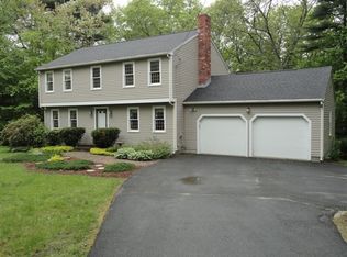 97 South St, Upton, MA 01568
