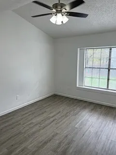 2410 Grasslands Dr — Photo 15