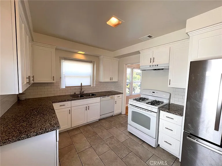 5618 Fallsgrove St — Photo 9