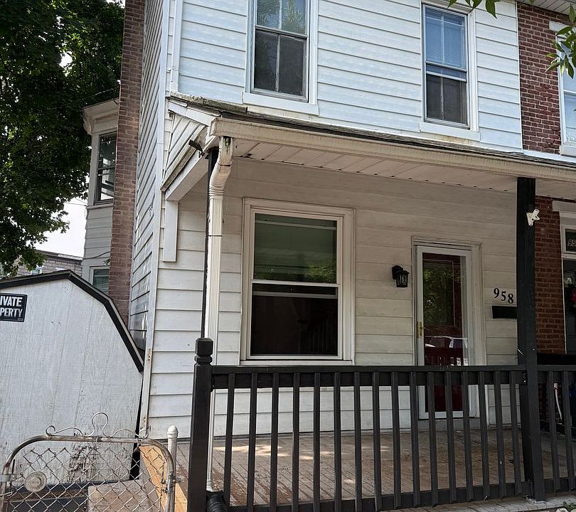 1st image of 958 Queen St
