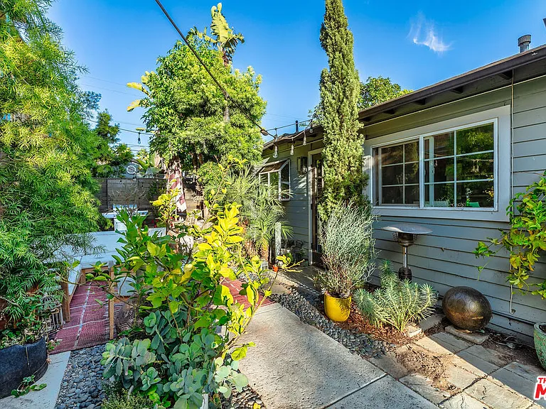 1016 Oakwood Ave — Photo 17