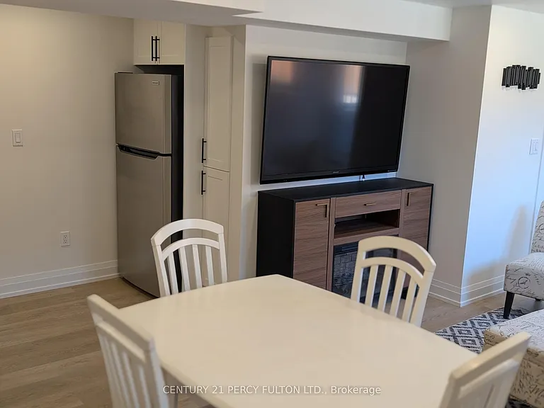 171 Sloane Ave — Photo 10