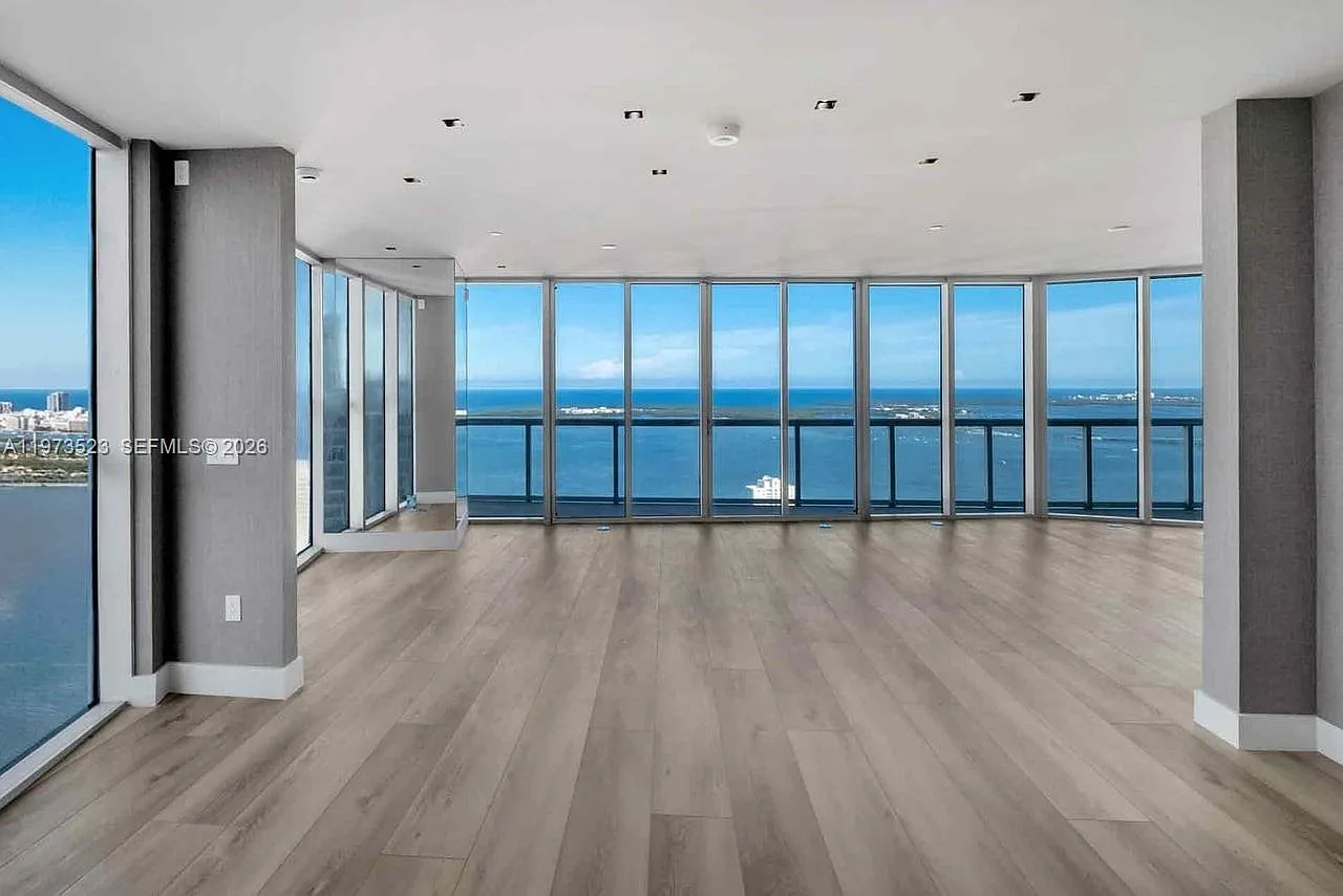Iconbrickell Condo No 1 — Photo 3