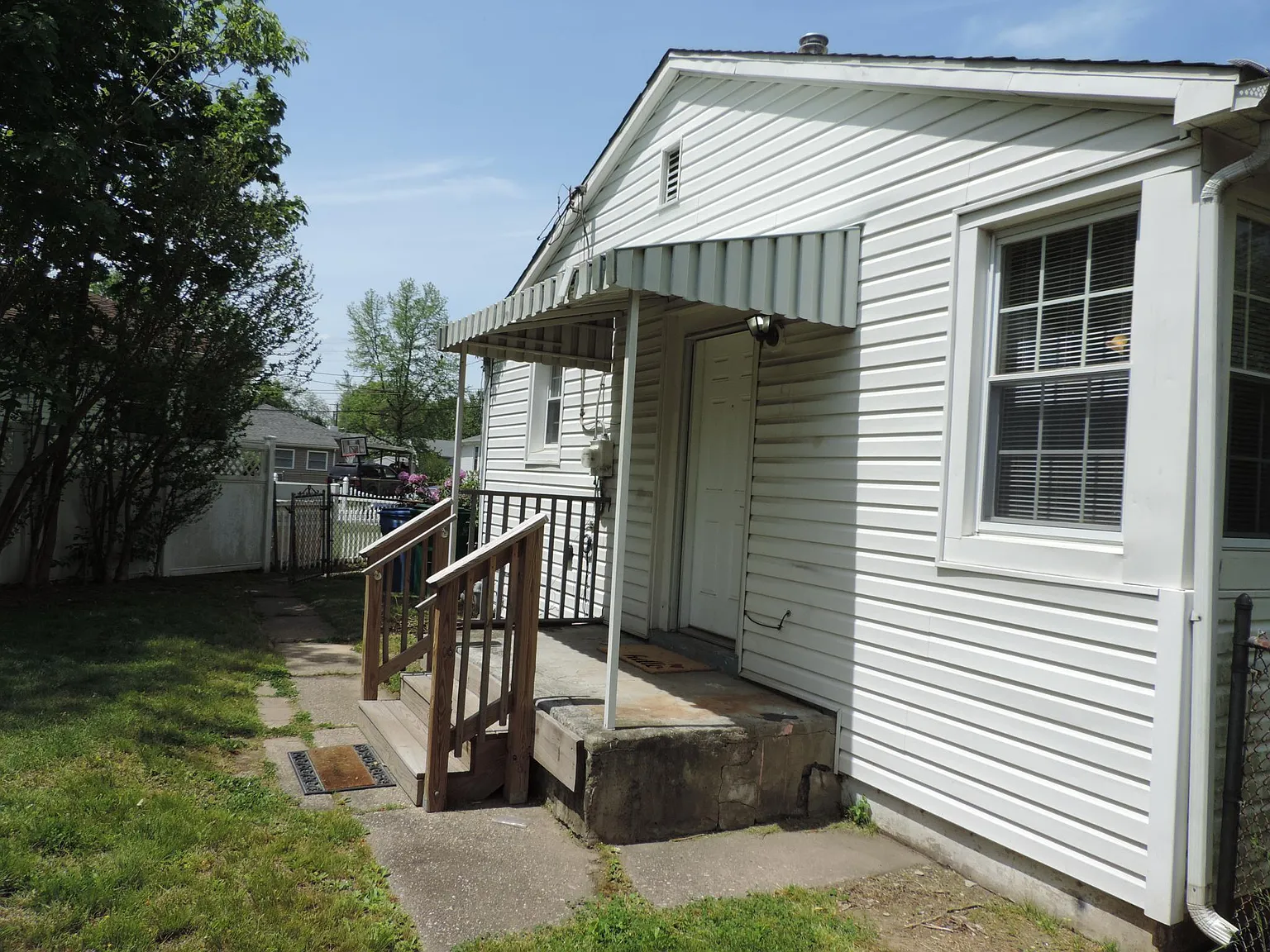 5606 Treaty St — Photo 2
