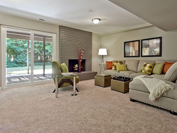 4th image of 23846 SE 30th St