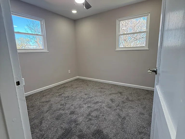 142 Joliet St SW #B — Photo 15