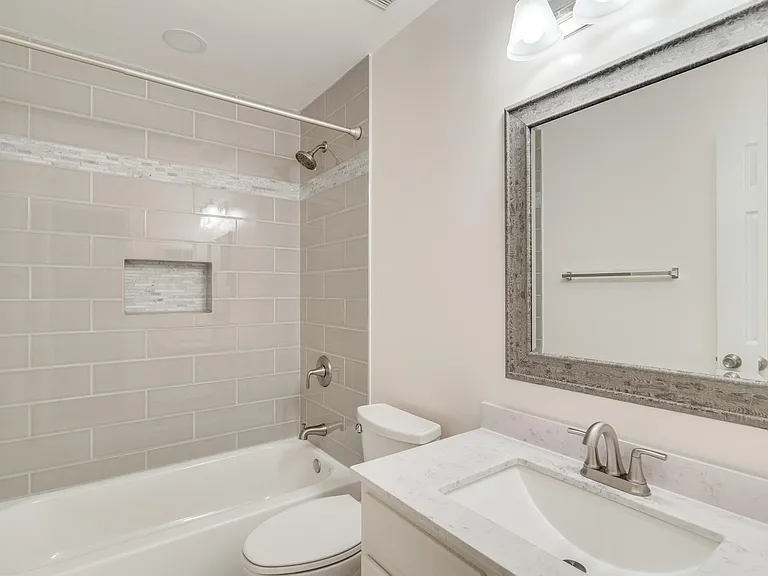 6412 Warren Point Ct — Photo 12