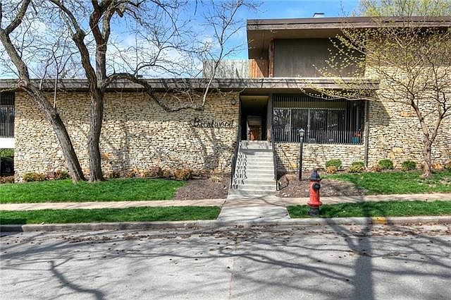 1st image of 4511 Headwood Dr APT 9