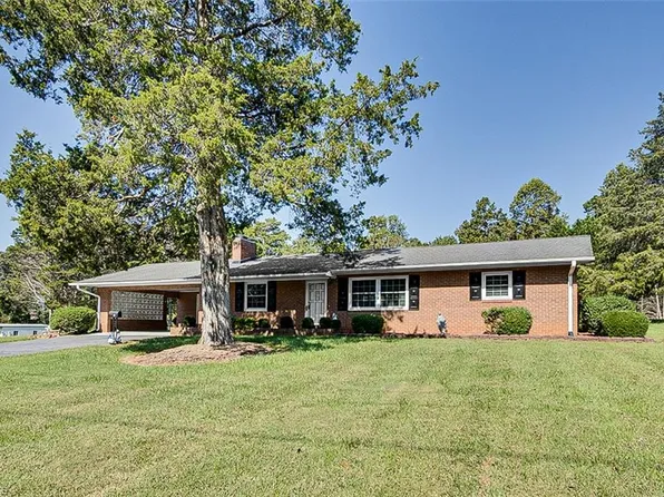 438 Sawyersville Rd, Asheboro, NC 27205
