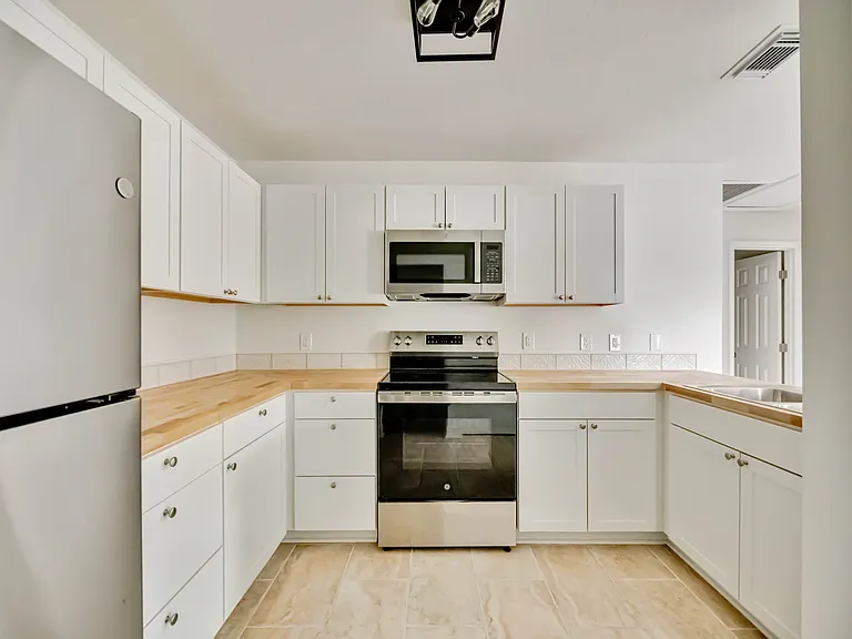 5433 579th Hwy #A — Photo 7
