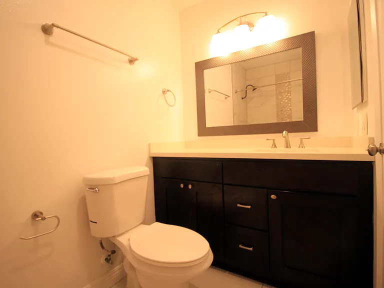 1832 Rockefeller Ln #8 — Photo 4