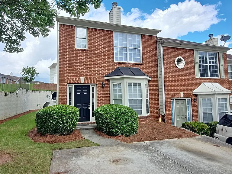 2671 Parkway Trl — Photo 1
