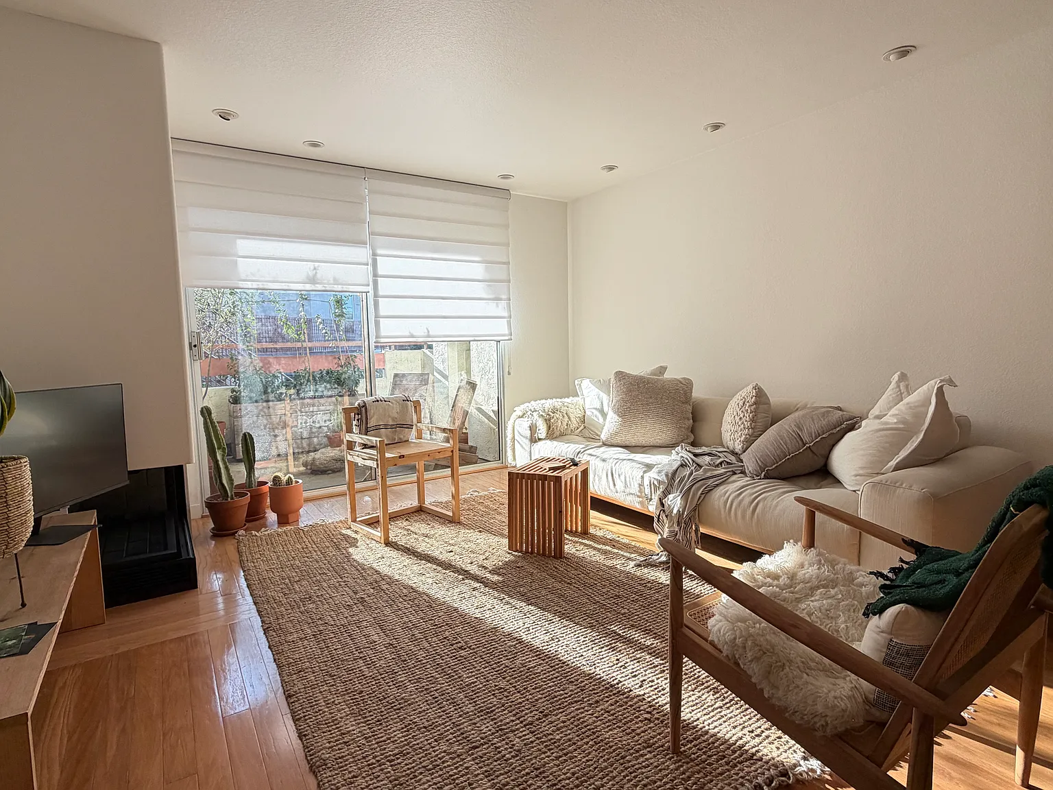 3 bed, 1200 sqft, $4,000 — Photo 3