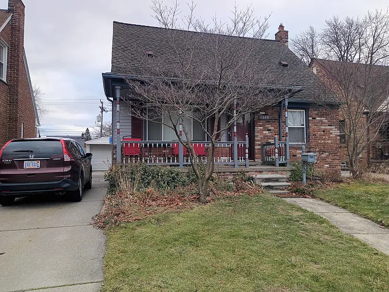 1649 Hollywood St — Photo 42