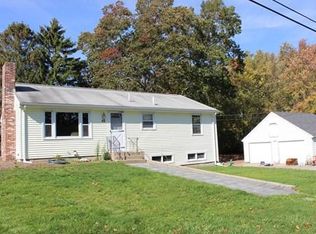 42 S Wheaton Ave, Seekonk, MA 02771