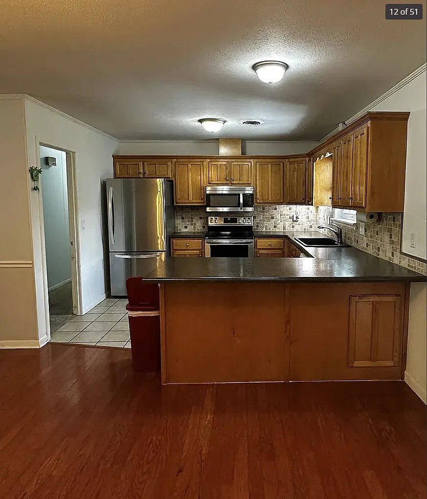 231 Greenbriar Cir — Photo 2