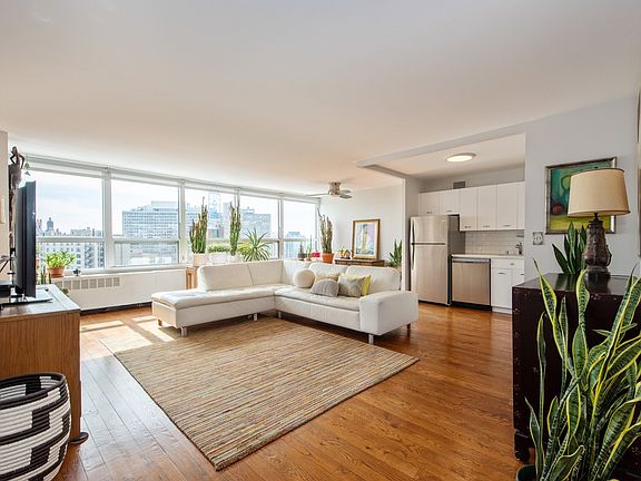 4th image of 4800 S Chicago Beach Dr APT 2611S