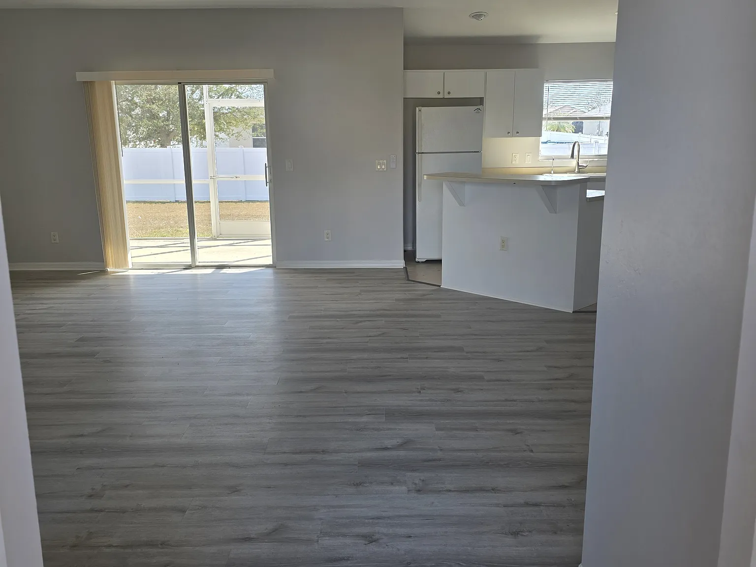 3 bed, 1399 sqft, $1,800 — Photo 2
