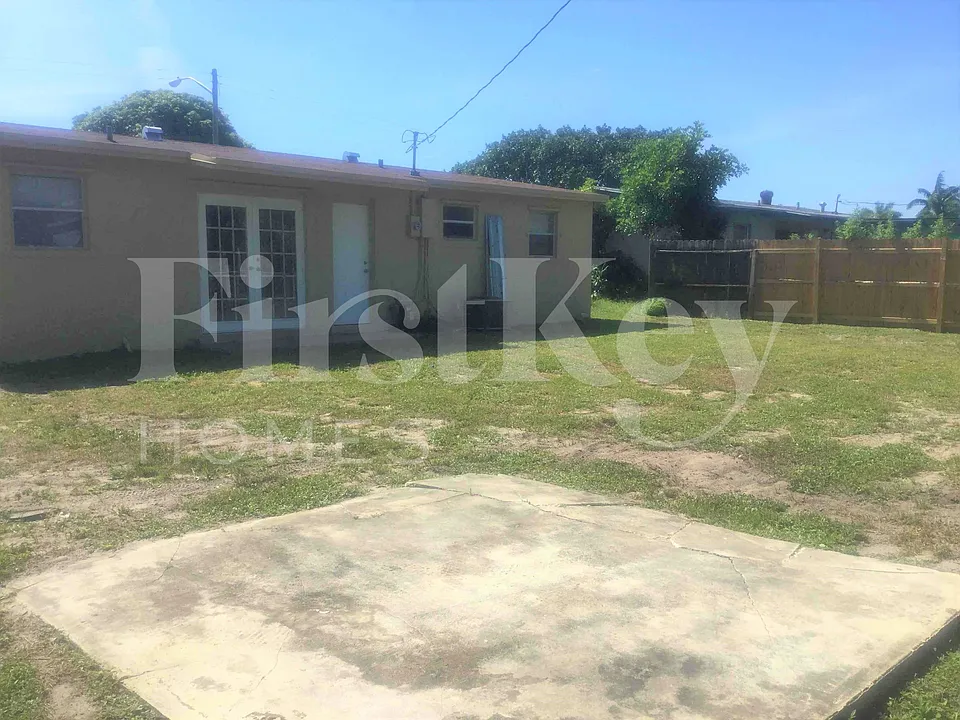 418 SW 15th Ave