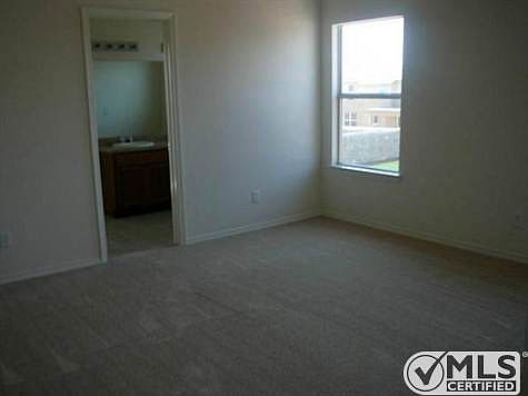 5th image of 918 Dakota River Ave