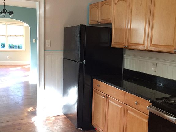 5th image of 2301 E 38th St