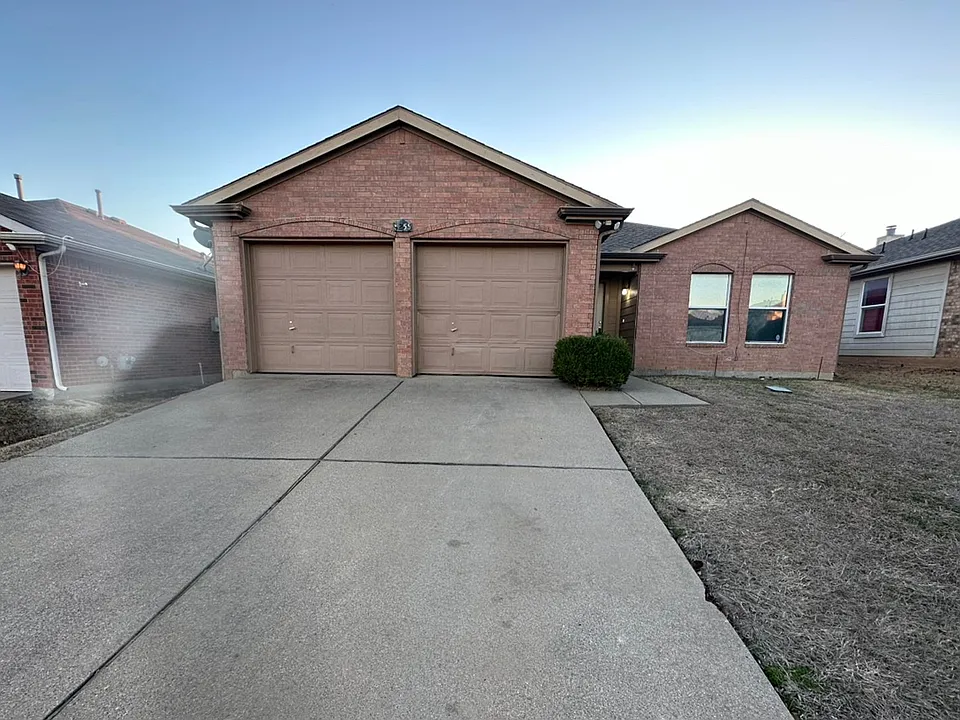 8255 Horse Whisper Ln