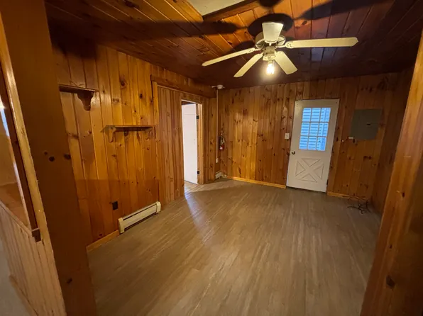 423 Main St, Rosendale, NY 12472