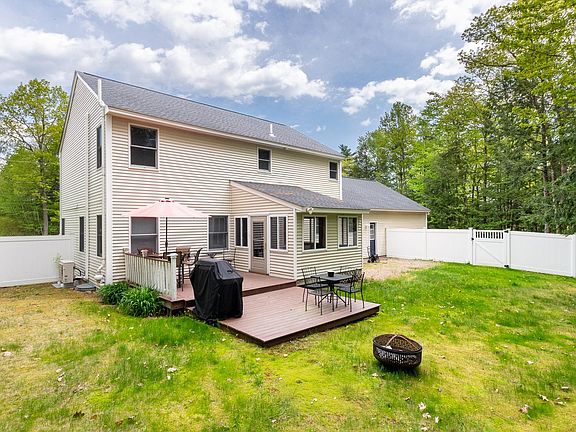 3rd image of 131 Hillcrest Drive