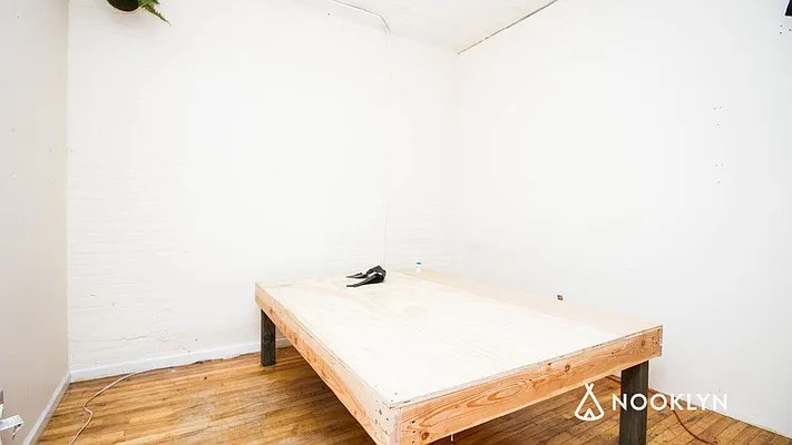 Rented by Nooklyn NYC LLC | media 66