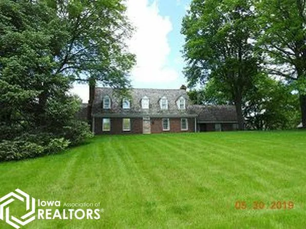 611 Elmwood Dr, Marshalltown, IA 50158