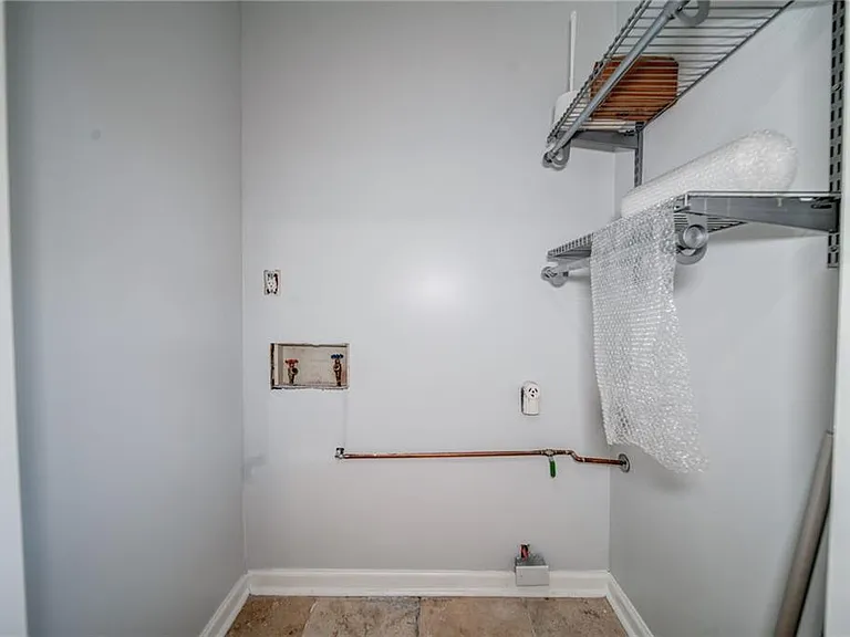 280 Winding River Dr #B — Photo 17
