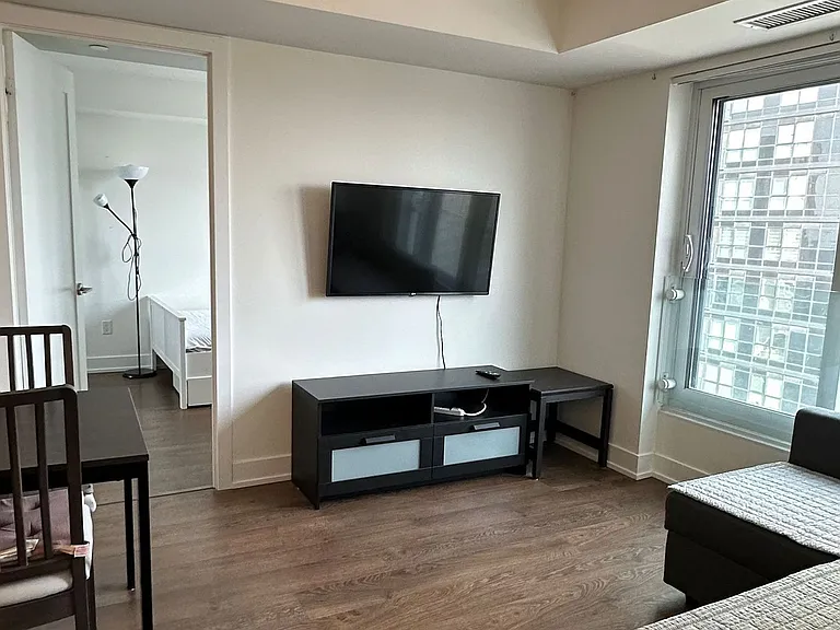 7 Mabelle Ave #2607 — Photo 8