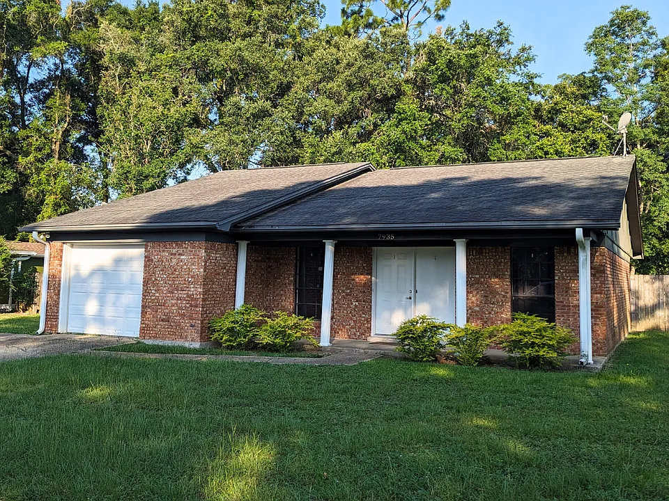 7935 Dartmoor Dr