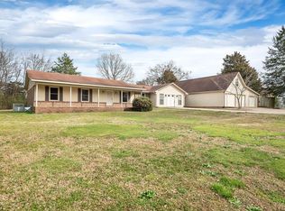 13720 County Line Rd, Muscle Shoals, AL 35661