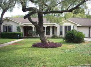 100 Herweck Dr, Castle Hills, TX 78213