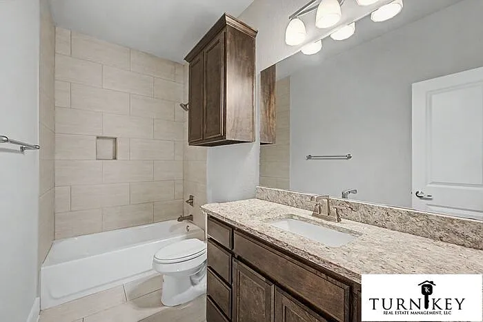 3 bed, 2.0 bath, 1245 sqft, $1,750 — Photo 3