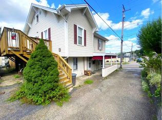 160 10th St, Wellsburg, WV 26070