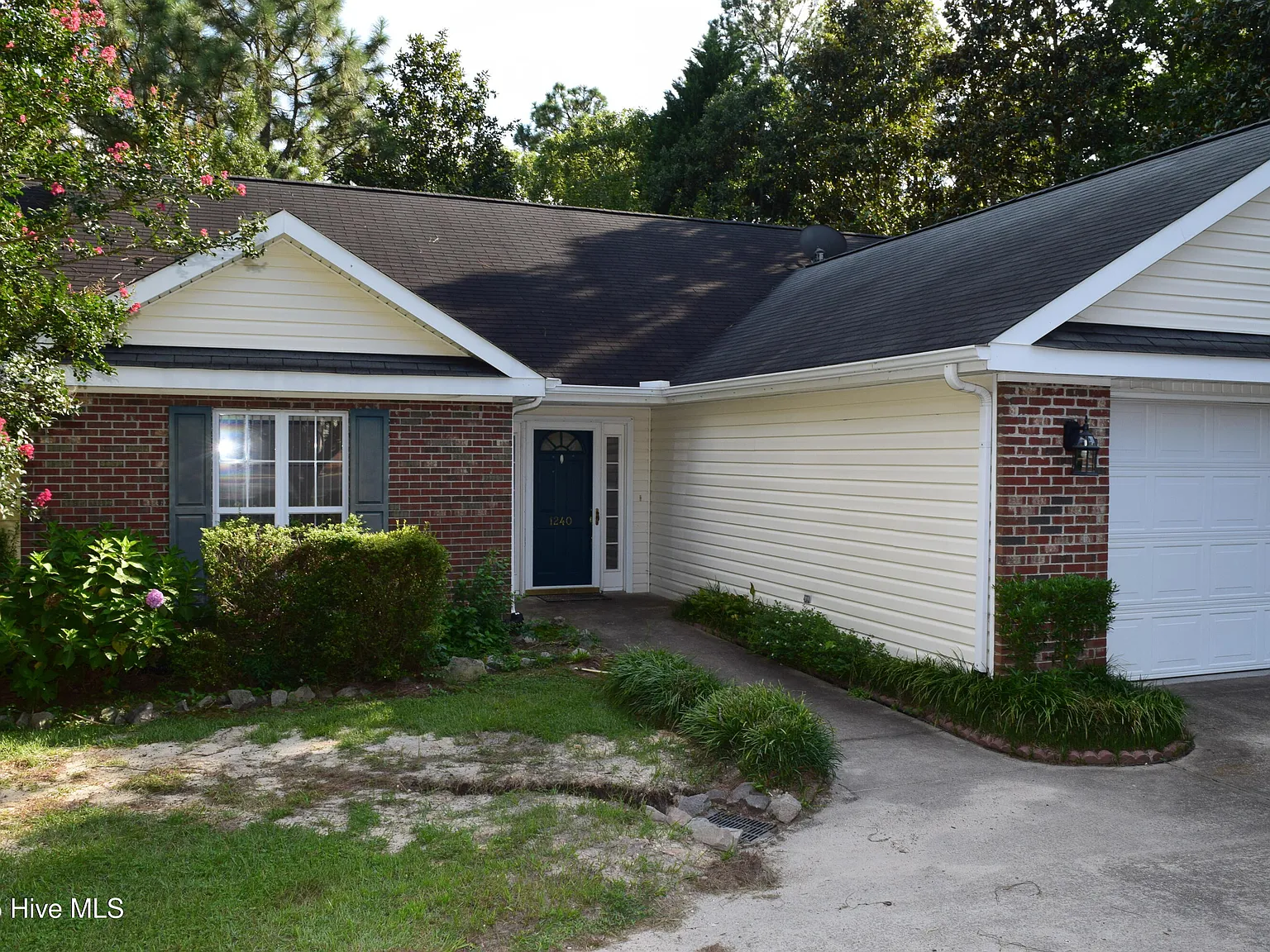 3 bed, 2.0 bath, $1,800 — Photo 1