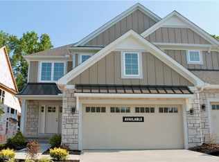 119 Town Centre Dr, Broadview Heights, OH 44147