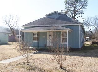 220 4th St, Ramona, OK 74061