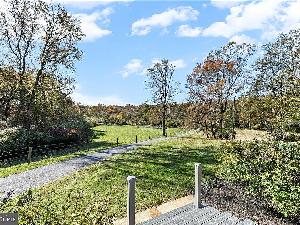 1st image of 202 Creek Rd