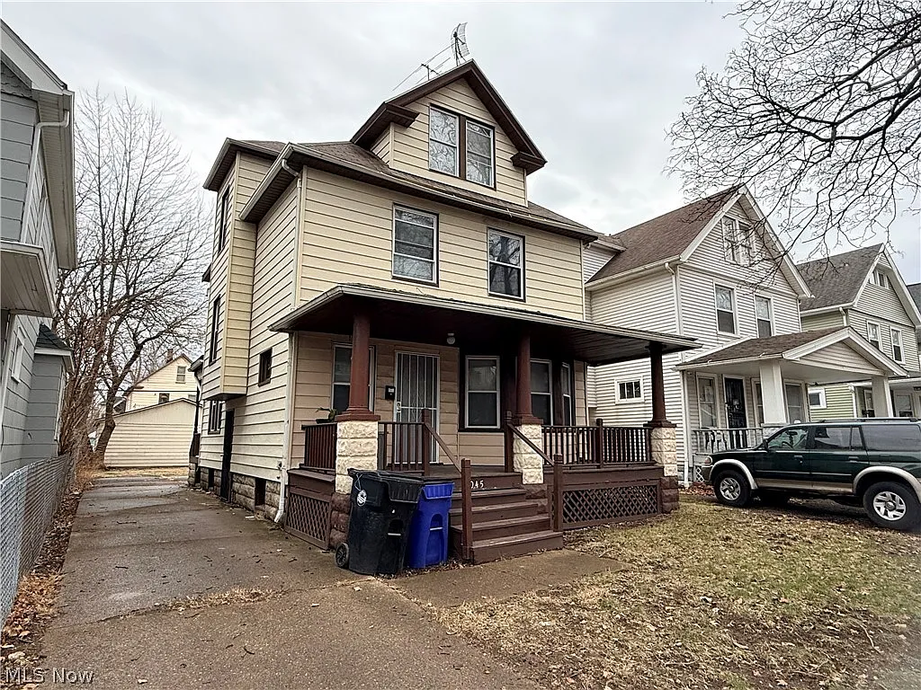 2045 W 89th St photo 1