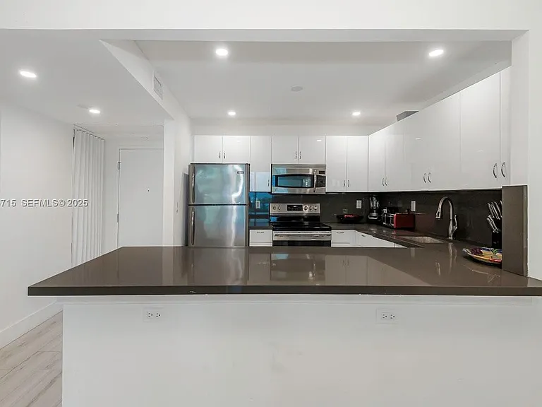 2301 Collins Ave #534 — Photo 11
