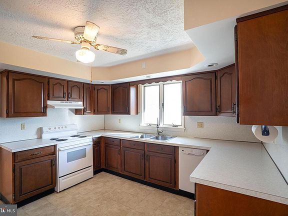 3rd image of 2659 Furnace Rd