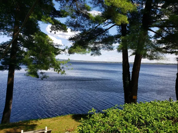 155 Vuepointe Dr, Mayfield, NY 12117