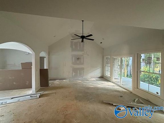 3rd image of 825 Chambers Rd