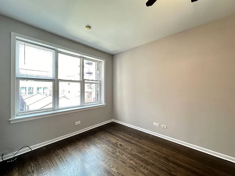 914 W Dakin St #512 — Photo 15