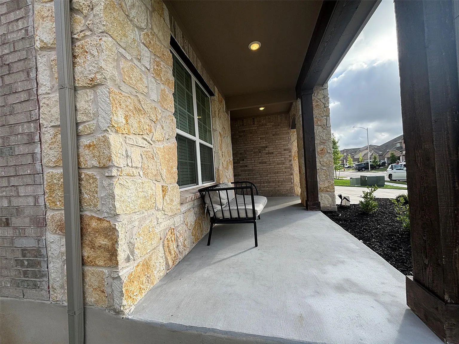 5 bed, 4.0 bath, 2751 sqft, $2,950 — Photo 3