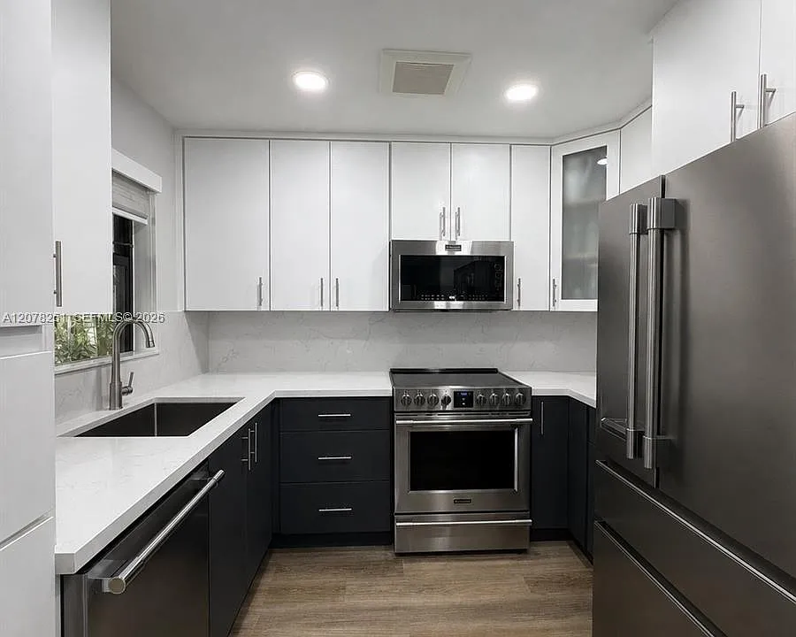 3295 Cocoplum Cir #3323